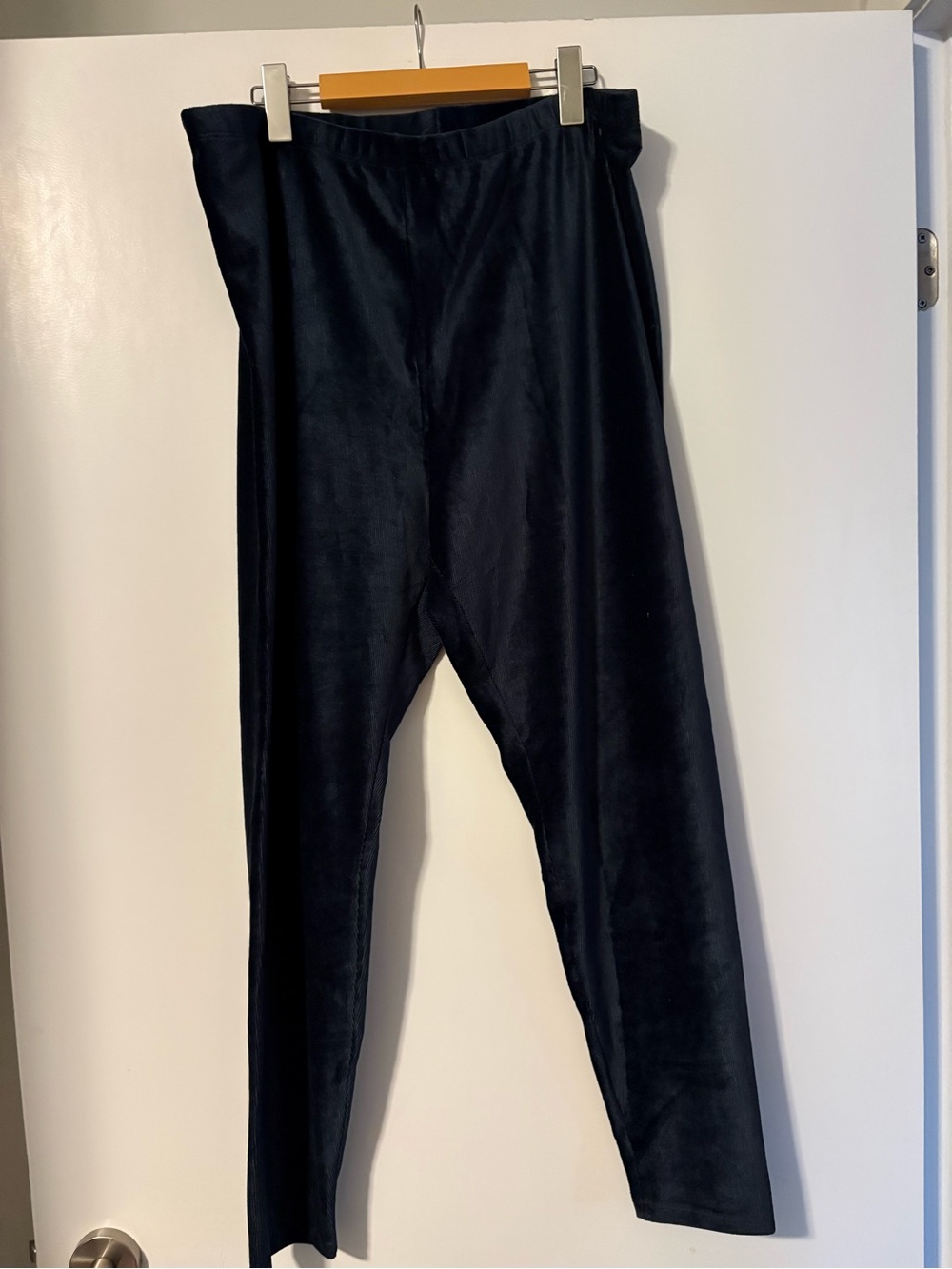 Joe Fresh Black Velvet-Look Leggings